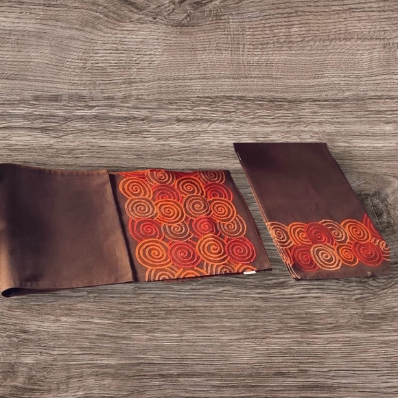 Fall Geometric Cotton Runner and 6 Matching Placemats - Picture 1 of 3